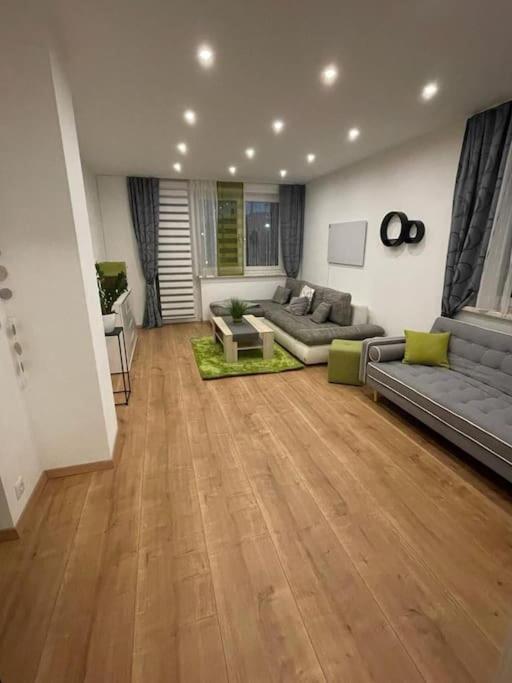 Rr-Rooms Ferienwohnung Judenburg Exterior photo